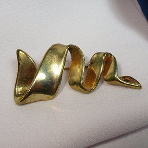 Vintage Gold Tone Ribbon Pin